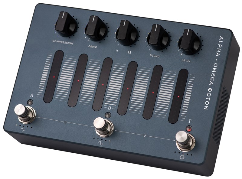 Darkglass Alpha Omega Photon Pedal, Left Tilt