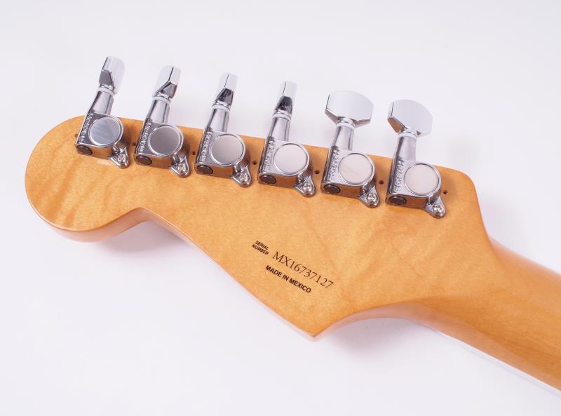 FenderCobainJaguarNOS3ToneSunburst-RearHead