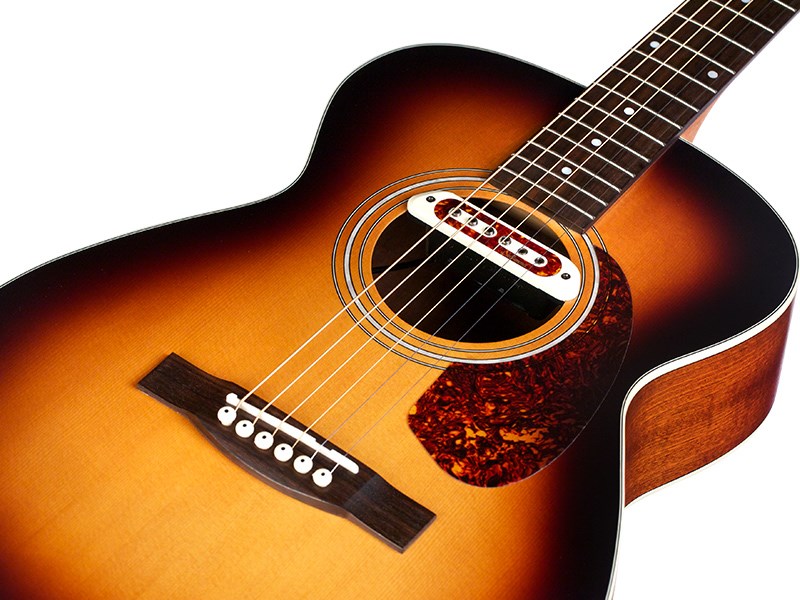 Guild M-240E Troubadour Westerly Concert