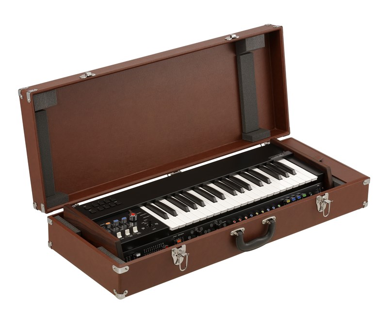 miniKORG700FS_in_case