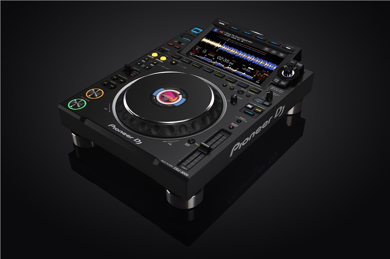 Pioneer CDJ-3000 Pro DJ Multi Player, left slant