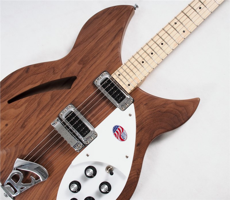 Rickenbacker330Walnut06