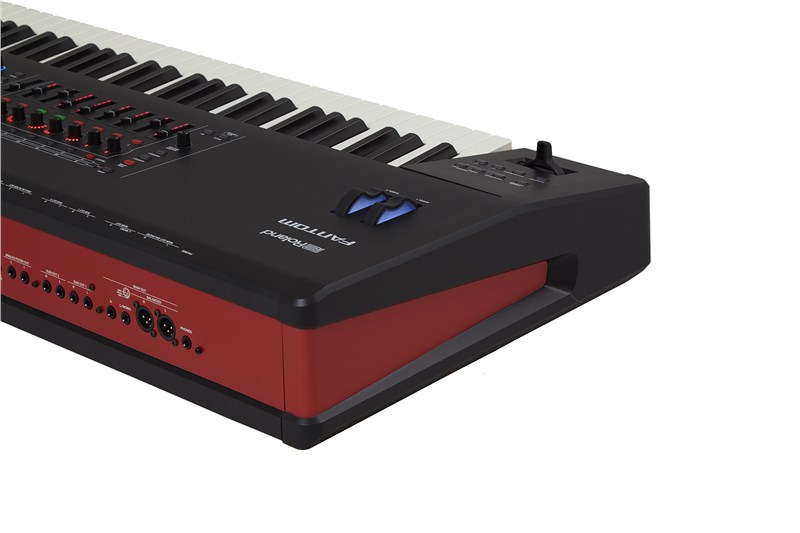 Roland Fantom 7 Workstation, side view