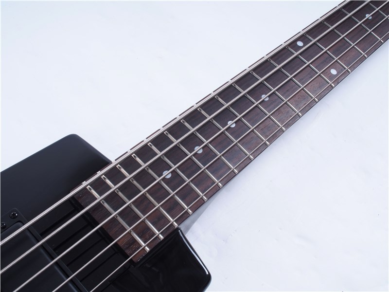 SteinbergerSpiritXT255StringBlk-FrontNeck