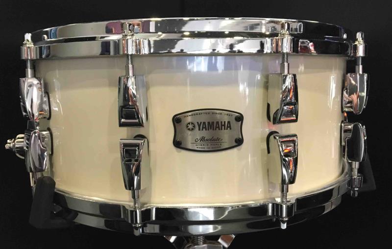 Yamaha Absolute Hybrid Maple Snare Polar White