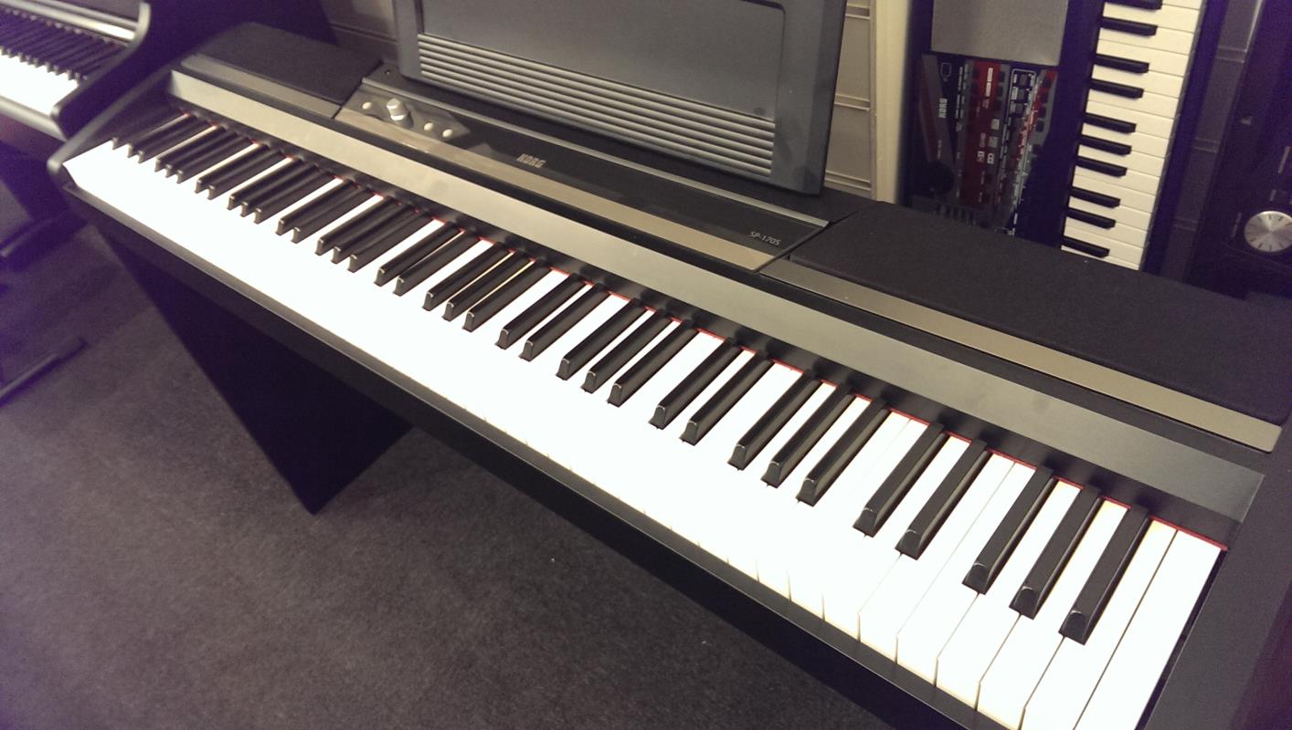 Korg Sp 170s Digital Piano Pre Owned