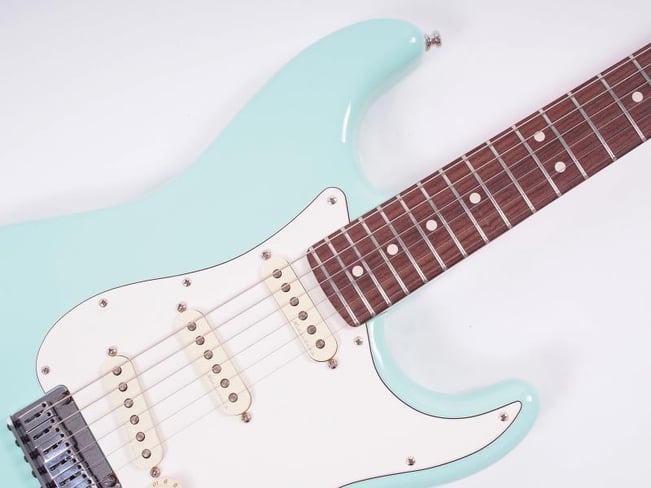 FenderCShopJeffBeckSigStratSurfGreen-FrontHalf2