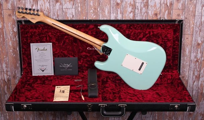 FenderCShopJeffBeckSigStratSurfGreen-Case4