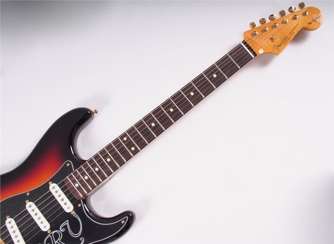 FenderCShopSRVSigStrat3CS_8