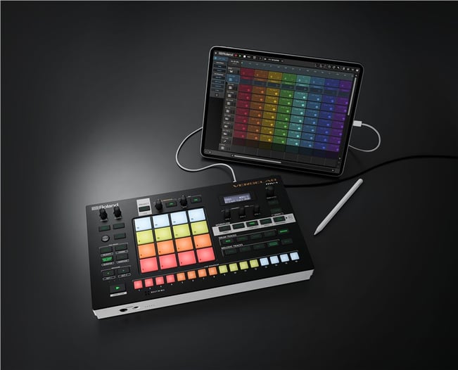 Roland MV-1 Verselab Song Production Studio iPad 2