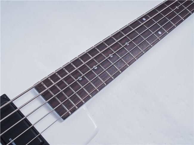 SteinbergerSpiritXT255StringWhite-FrontNeck