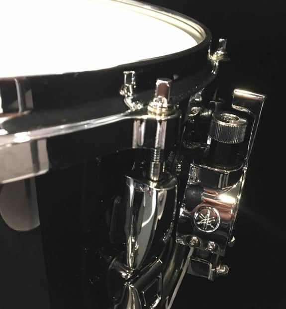 Yamaha Absolute Hybrid Maple Snare Solid Black